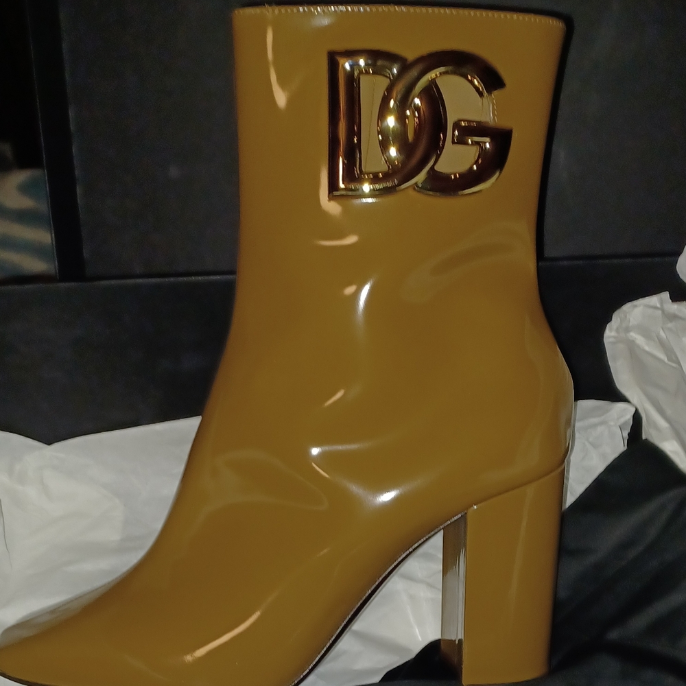 Meet your Posher, Yolanda